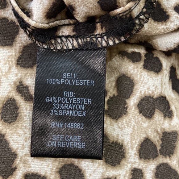Torrid Chiffon Leopard Print sheer Top size 2 - Picture 10 of 16